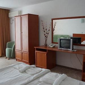 Zimmer mit zwei Einzelbetten
